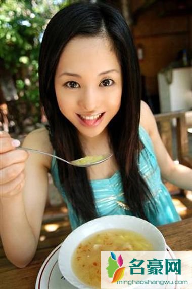 日本艺人苍井空爆料在大陆只领5万元月薪