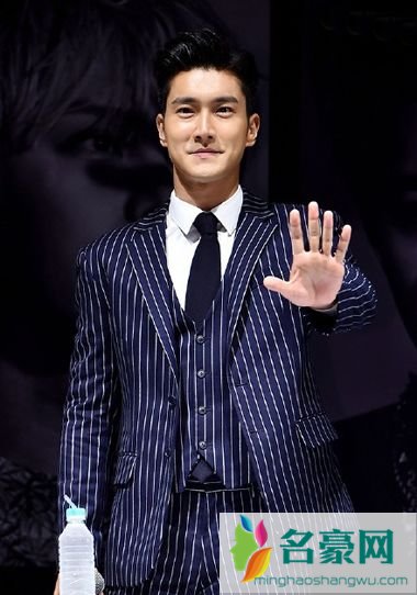 男团Super Junior成员崔始源完成《她很漂亮》后计划入伍