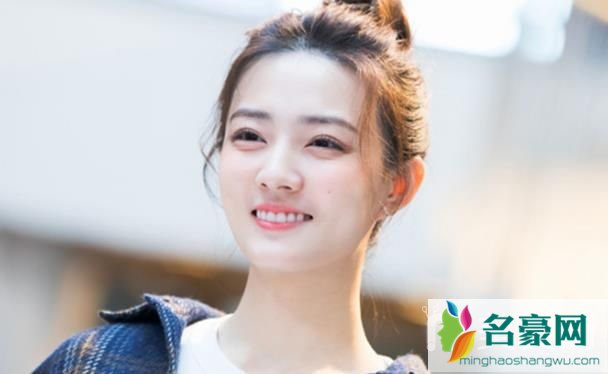 有好看的发际线扎头发更好看2