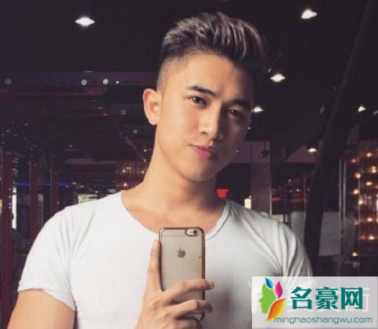 名豪网今日七夕约会发型：背头发型