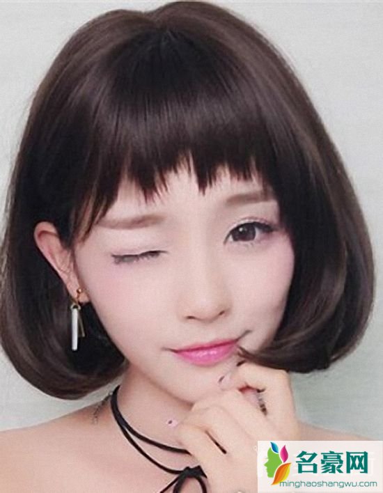 适合女生剪的帅气短发：波波头短发