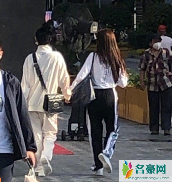 虞书欣赵小棠逛街
