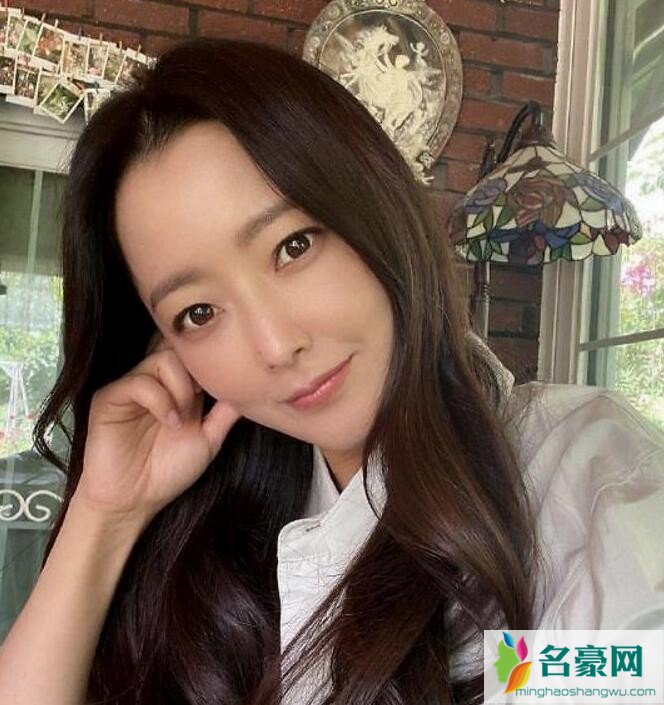 43岁金喜善近照曝光