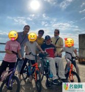黎姿罕见晒全家福 黎婴依偎在姐姐怀里幸福满满