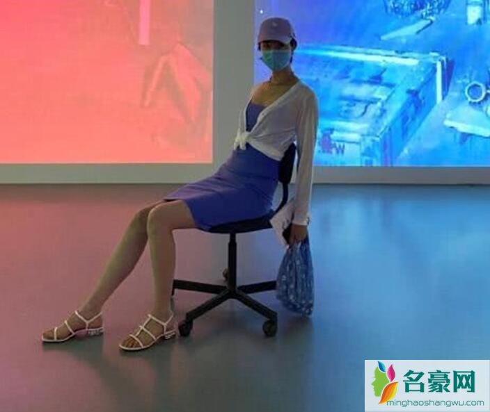 李亚鹏女友分享近照