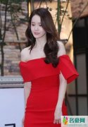 林允儿红裙惊艳亮相 简单大方妩媚性感