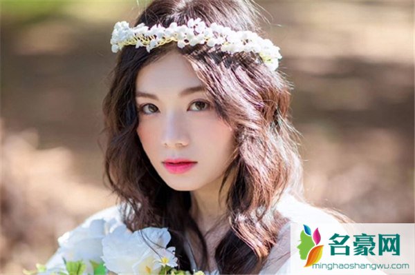老公背着我和别的女人聊天怎么办