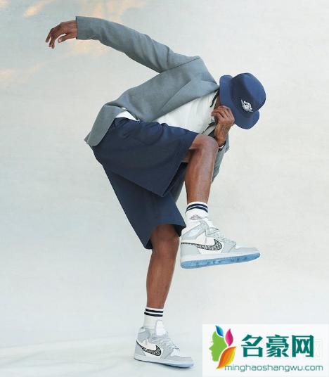 Dior x AJ1官宣 Travis Scott上身整套“Air Dior”联名