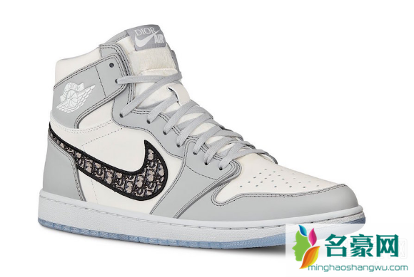 Dior x AJ1官宣 Travis Scott上身整套“Air Dior”联名