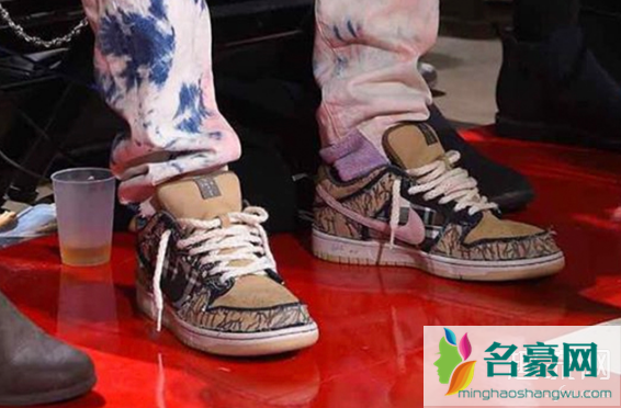 Travis Scott再度上脚联名Dunk SB Travis Scott是谁
