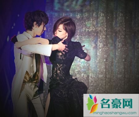 孙佳仁给赵权看素颜 赵权给孙佳仁唱的歌