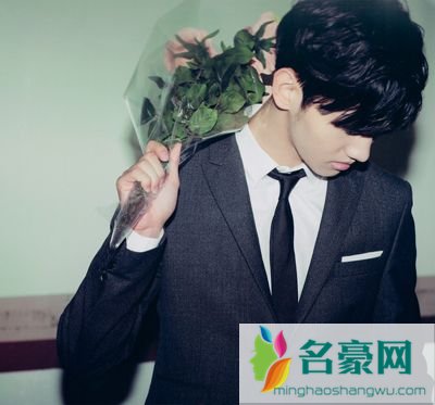 徐贤和昌珉什么关系 尼坤暴打昌珉的照片