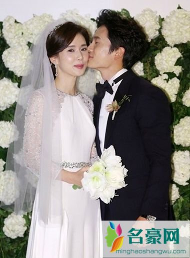 池城-李宝英诞下女婴 《三时三餐》送祝福