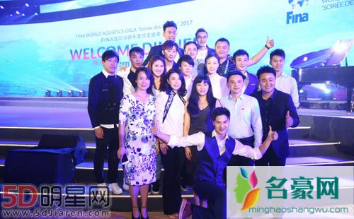 郭晶晶田亮罕见同框 孙杨的肤色成焦点