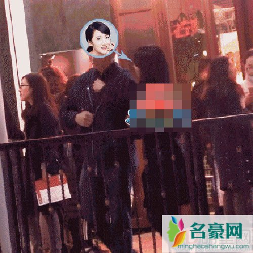 李念与老公林和平逛街被拍 手牵手尽显恩爱