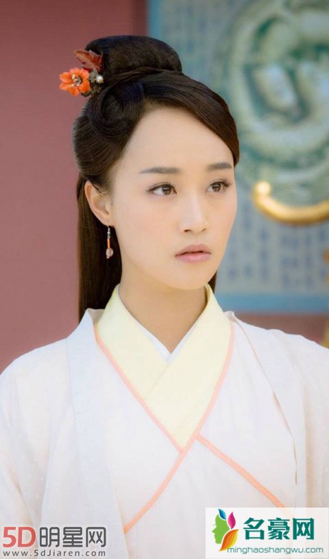 蓝盈莹直言不想红是假话 坚持自己是话剧演员