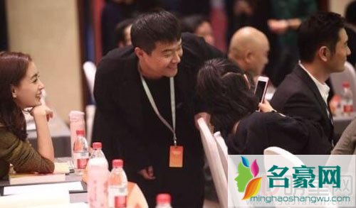 陈思诚佟丽娅同框互动 热聊不断无隔阂