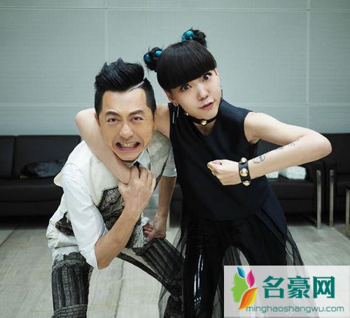 哈林为吴莫愁写的歌 吴莫愁和哈林结婚照亲密照接吻照