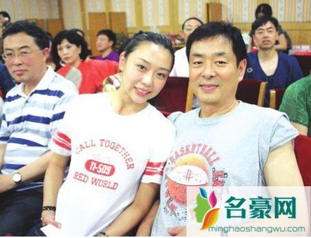 濮存昕老婆多大 濮存昕老婆女儿照片