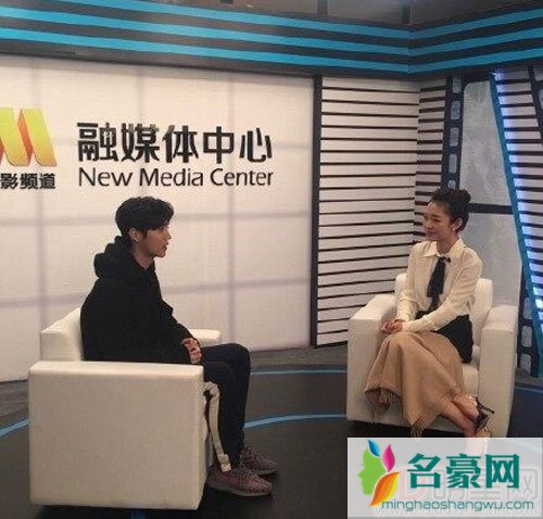 关晓彤鹿晗恋爱后同框 情侣鞋吸睛无数