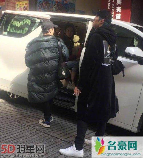 网友偶遇奚梦瑶何猷君 二人曾被传绯闻