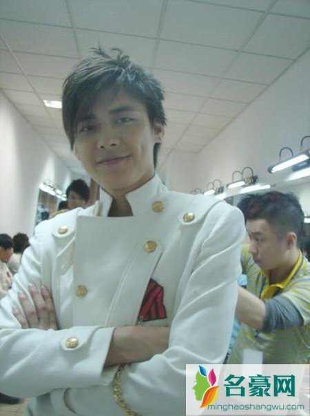 李易峰和黄宗泽很像 李易峰和黄宗泽谁帅
