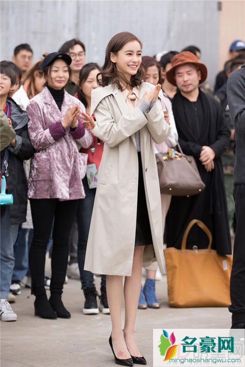 杨颖和吴秀波搭档演戏 跟七名助理遭批
