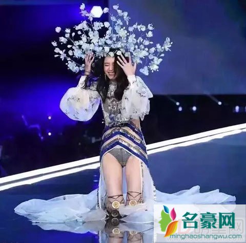陈学冬晒奚梦瑶脚肿照片被揭穿 这种作假力挺并不好