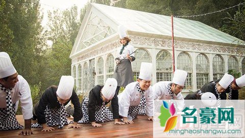 王思聪和任泉联手打造网剧 《神经料理学校》在巴黎开拍