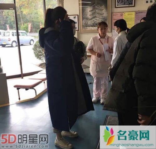 戚薇谈拍追捕受伤 额头留疤更有七哥气质