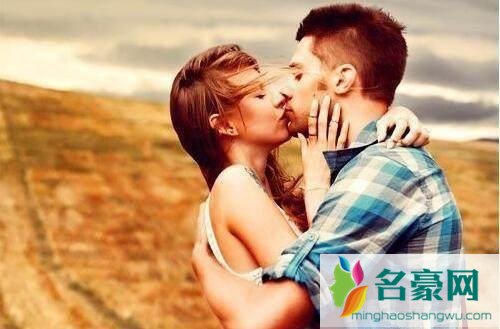 男人有这几个表现,他已经背叛了你们的婚姻