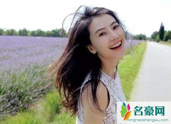 什么时候追求女生最容易成功?单身狗来看看吧!把握时机早日脱单