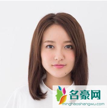 怎么扎辫子漂亮又简单 减龄漂亮的双辫子编发教程