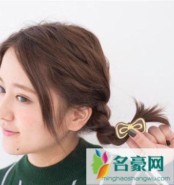怎么扎辫子漂亮又简单 减龄漂亮的双辫子编发教程