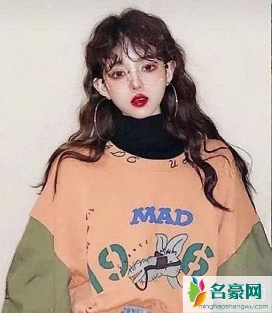 不挑脸型的小羊毛卷发型图片_2019流行羊毛卷发型图片女_最新羊毛卷短发发型图片女_今年流行的发型羊毛卷4