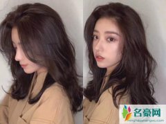 云朵烫发型中长发 四款显脸小的女生烫发发型