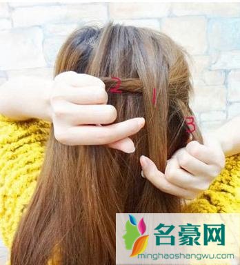 蜈蚣辫侧扎马尾发型图片