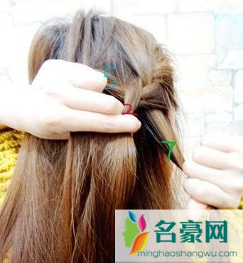 蜈蚣辫侧扎马尾发型图片