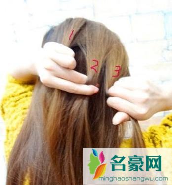 蜈蚣辫侧扎马尾发型图片