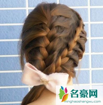 蜈蚣辫侧扎马尾发型图片