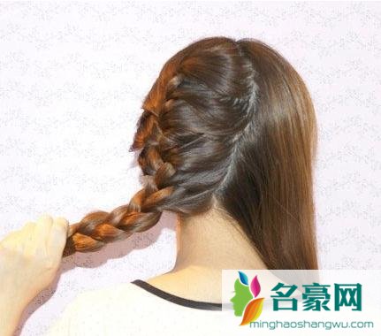 蜈蚣辫侧扎马尾发型图片