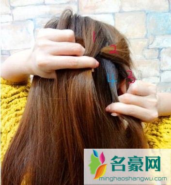 蜈蚣辫侧扎马尾发型图片