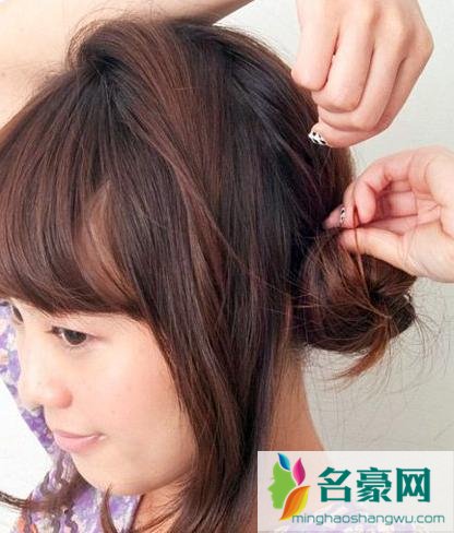 短发怎么扎丸子头好看