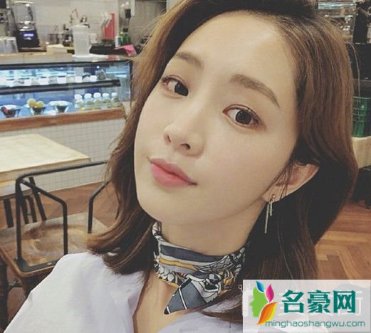 2019最流行的发型女_女生最近流行发型图片1