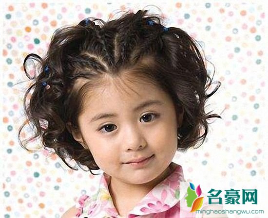 儿童超短发编发发型：小麻花辫短发