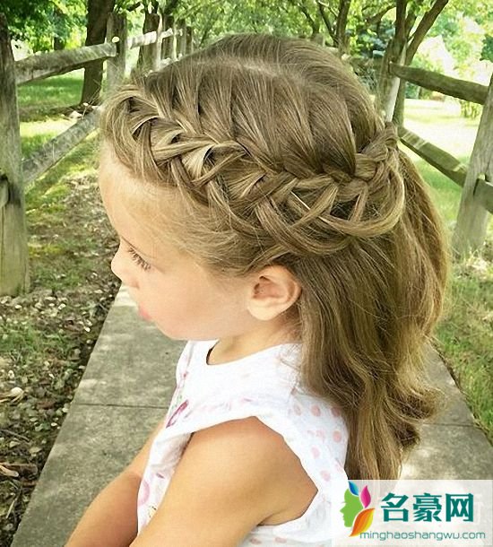 小孩扎头发的方法100种_儿童简单编发扎发发型图片4