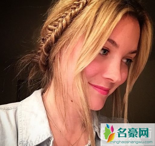 女生头发怎么编才好看_女生编头发简单又漂亮_最时髦流行的欧美女生辫子扎发发型图片6