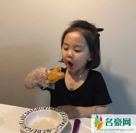 小孩短发扎法100图片_适合夏季的小女孩短发图片_小女孩夏季短发发型图片3