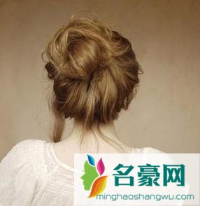 丸子头怎么扎好看