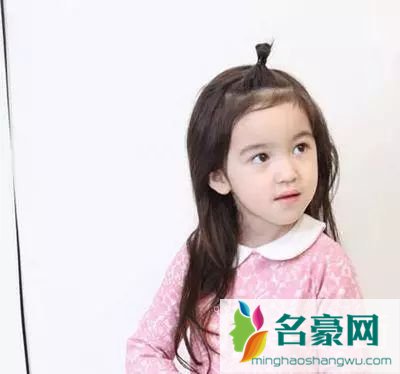 小马尾搭配长直发